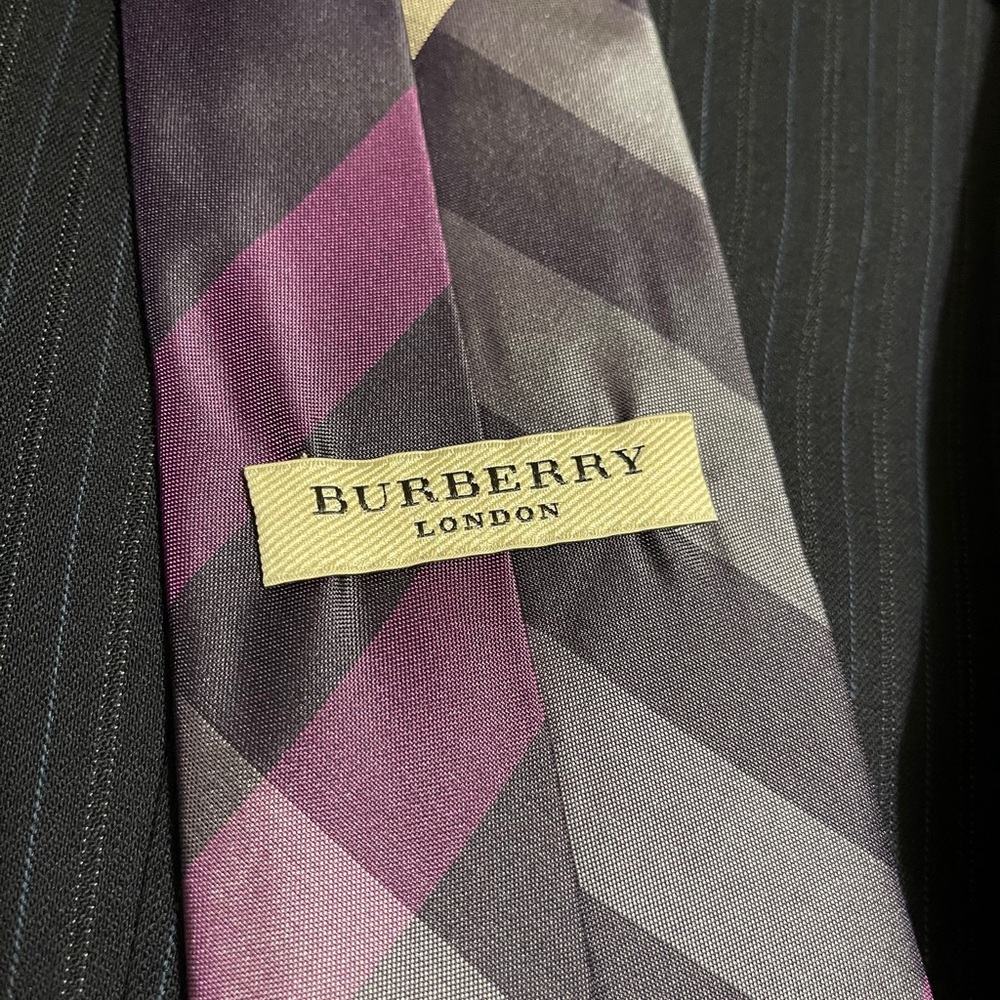 Burberry Classic Cut Check Silk Tie - Picture 4 of 10